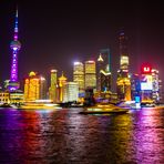 Skyline bei Nacht vom "Bund" aus gesehen