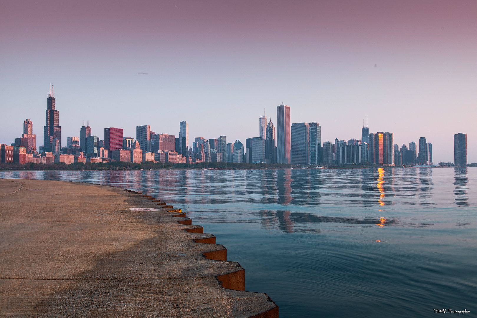 Skyline bei Sonnenaufgang