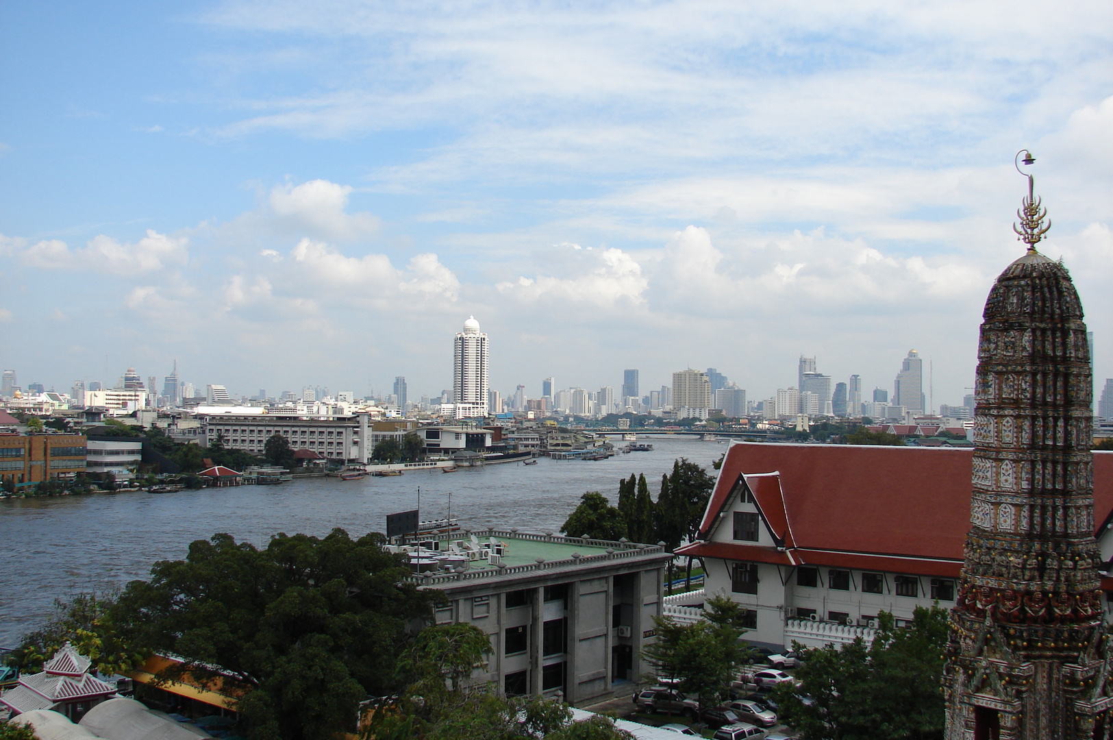 SKYLINE BKK