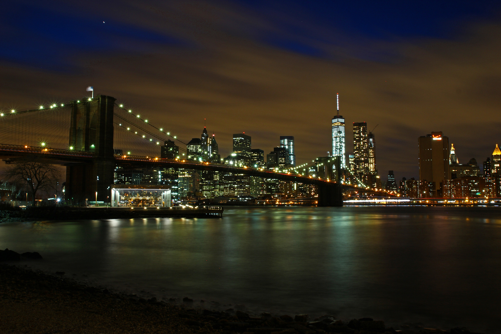 Skyline Blick vom Brooklyn Bridge Park nach Lower Manhattan