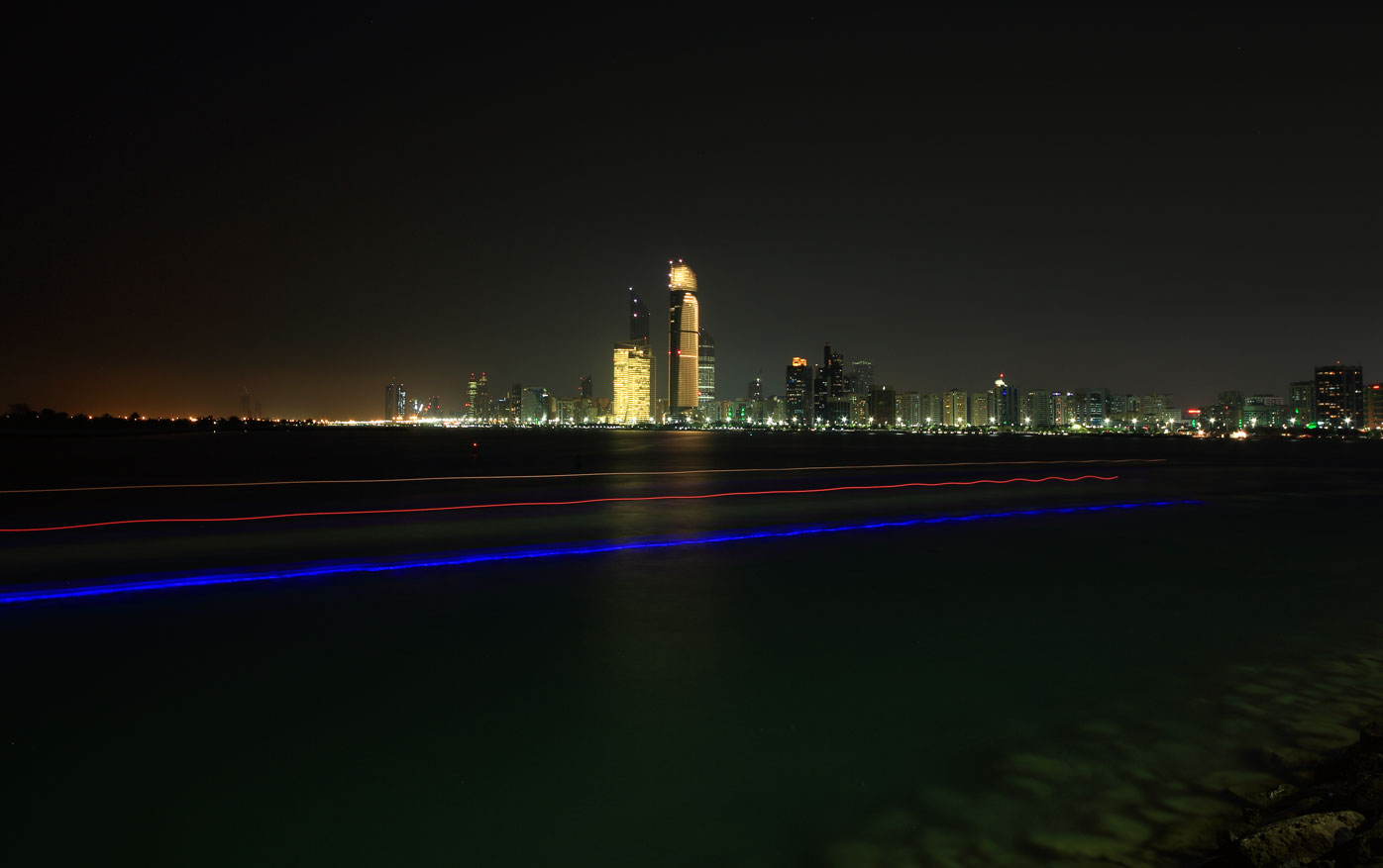 Skyline der Corniche in Abu Dhabi
