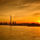 Skyline der Landeshauptstadt von NRW ...