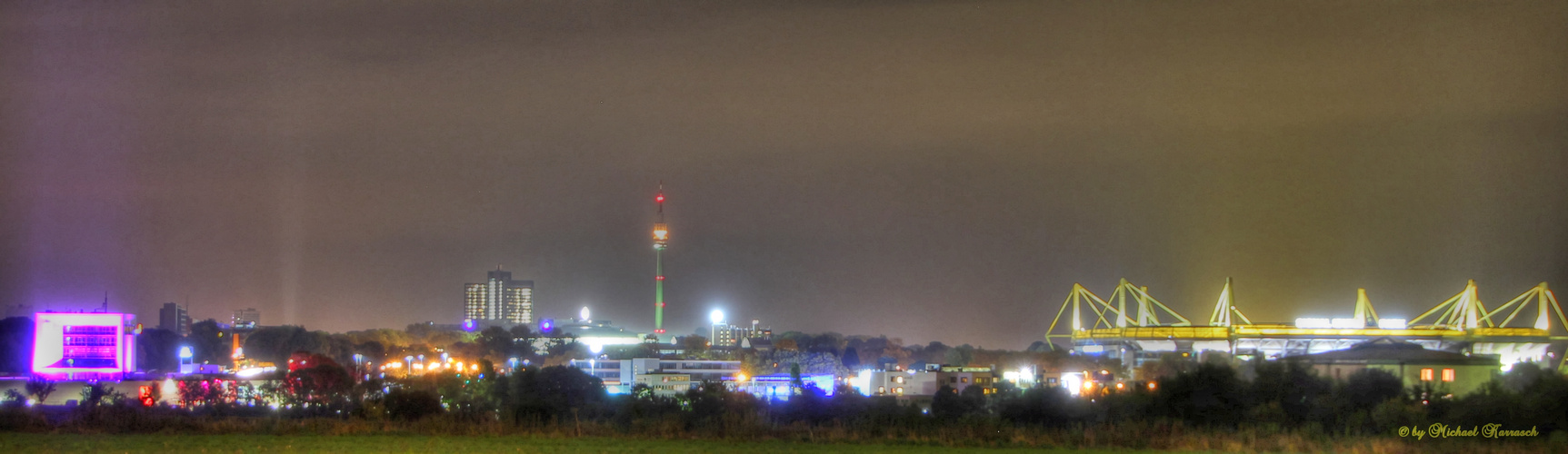 Skyline Dortmund bei Nacht