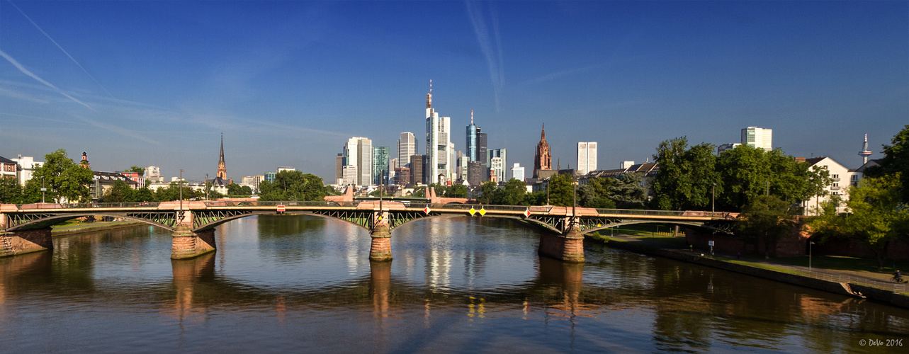 Skyline Frankfurt 46573829456027465