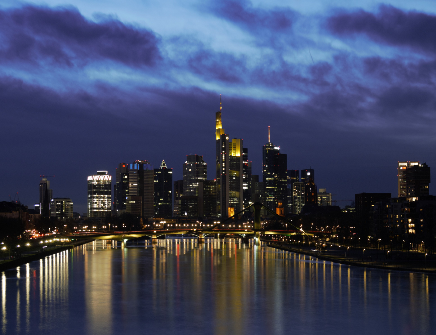  Skyline Frankfurt  Foto Bild wasser februar wolken 