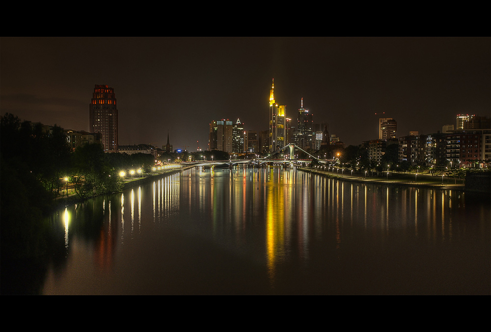 ..Skyline Frankfurt..