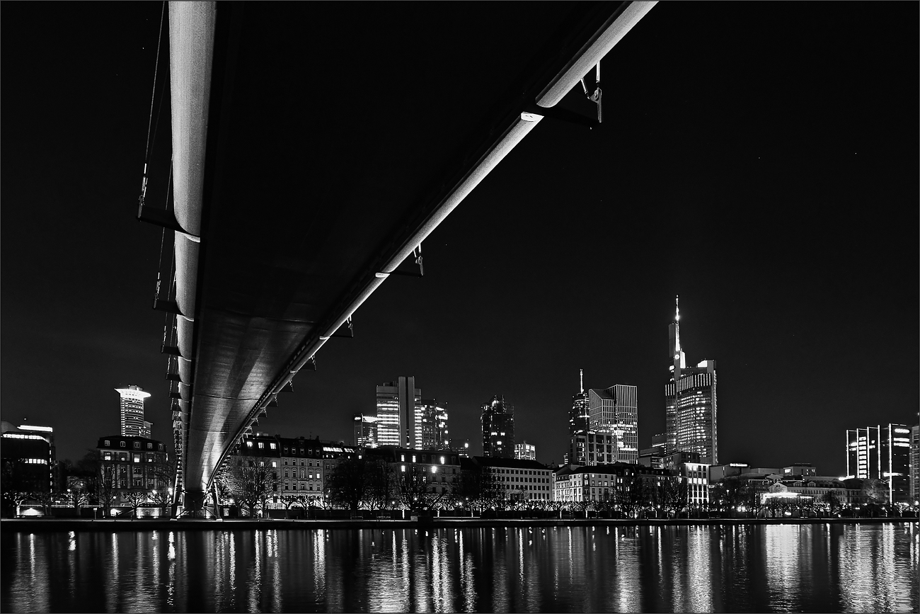 * Skyline Frankfurt *