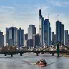 Skyline Frankfurt am Main, aufgenommen von der Deutschherrnbrücke im Stadtteil Ostend,...