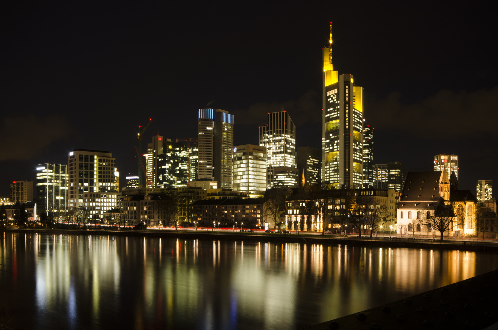 Skyline Frankfurt am Main: Blick vom Eisernen Steg