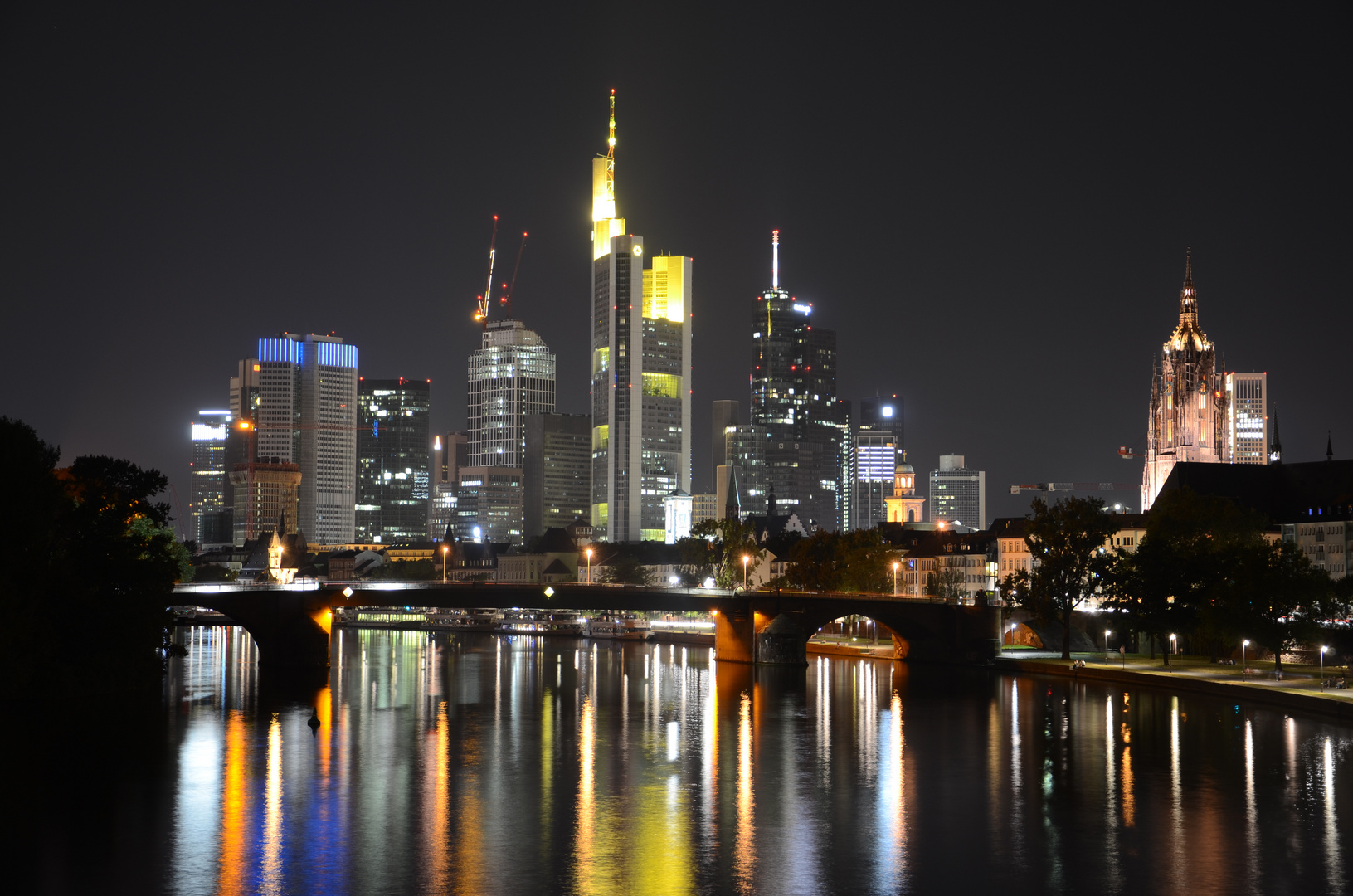 Skyline Frankfurt bei Nacht