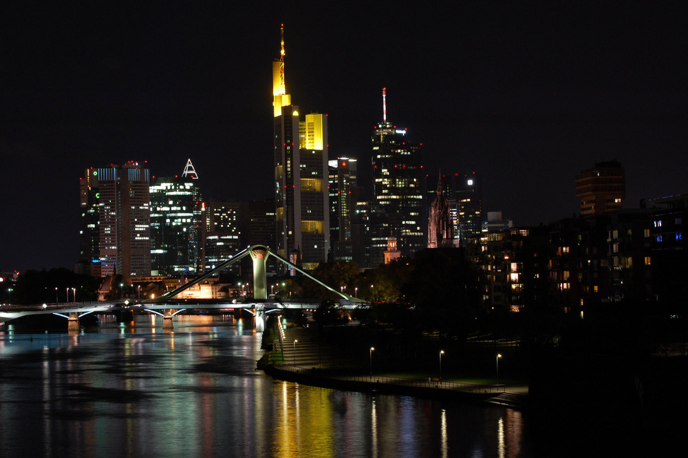 Skyline Frankfurt bei Nacht