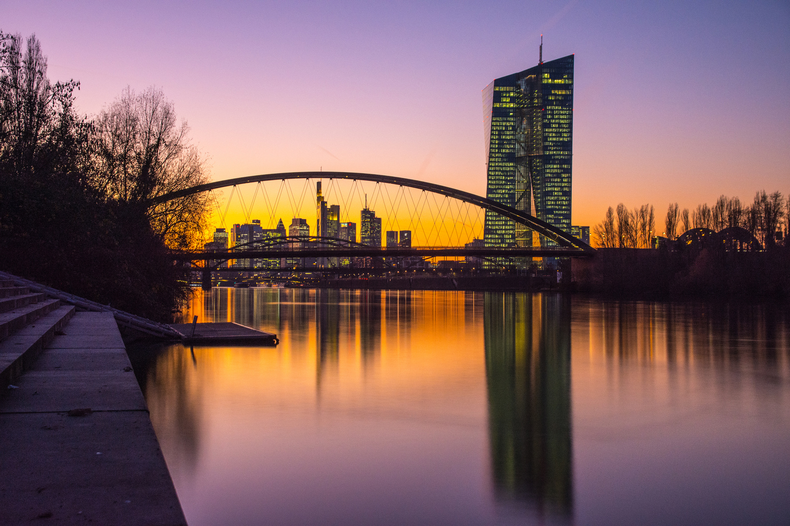 Skyline Frankfurt im Sonnenuntergang