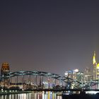 Skyline Frankfurt mit Brücke