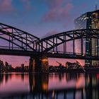 Skyline Frankfurt mit EZB zur blauen Stunde