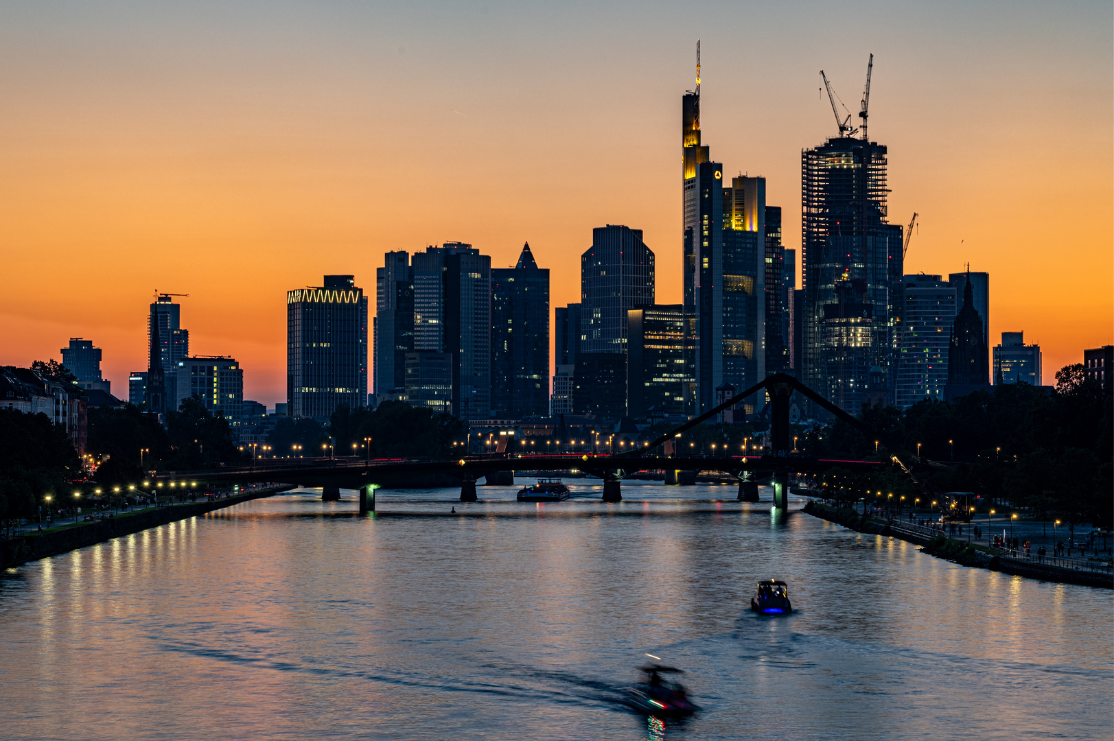 Skyline im Sonnenuntergang