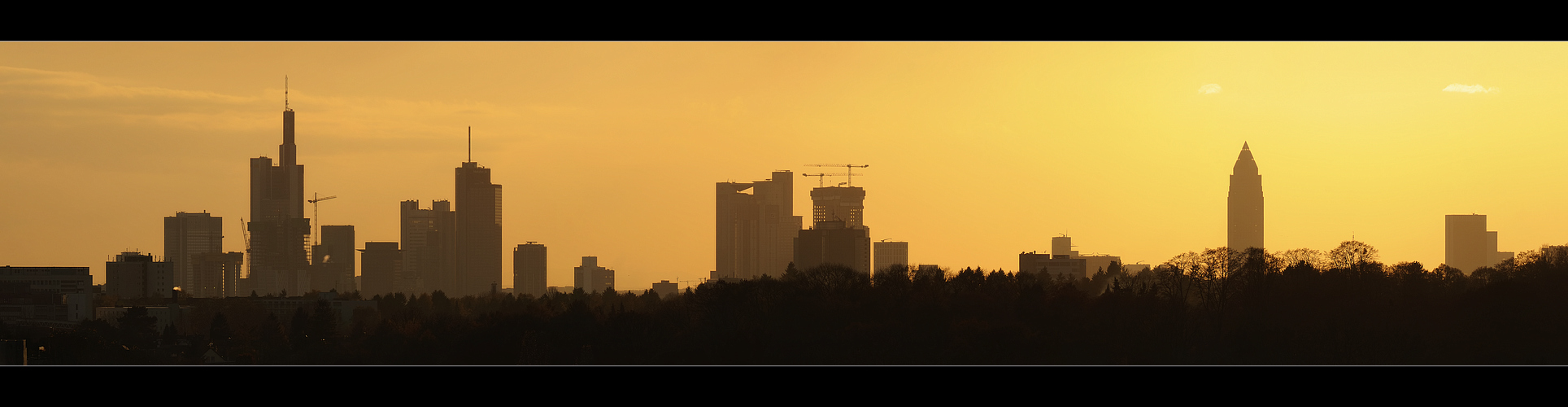 ...Skyline in a Row ...