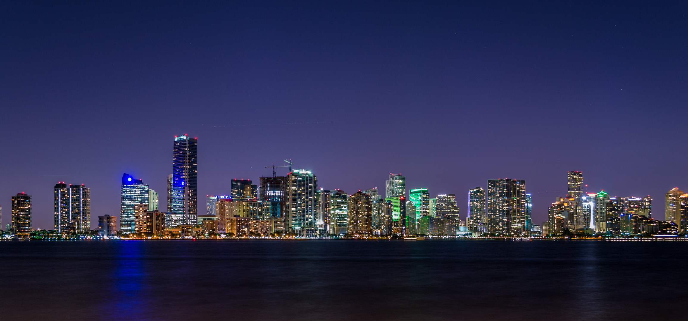 Skyline Miami bei Nacht
