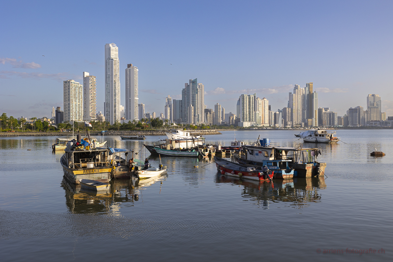 Skyline mit Fisscherboote