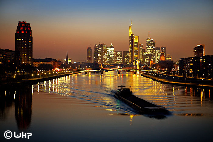 Skyline mit Main > Frankfurt