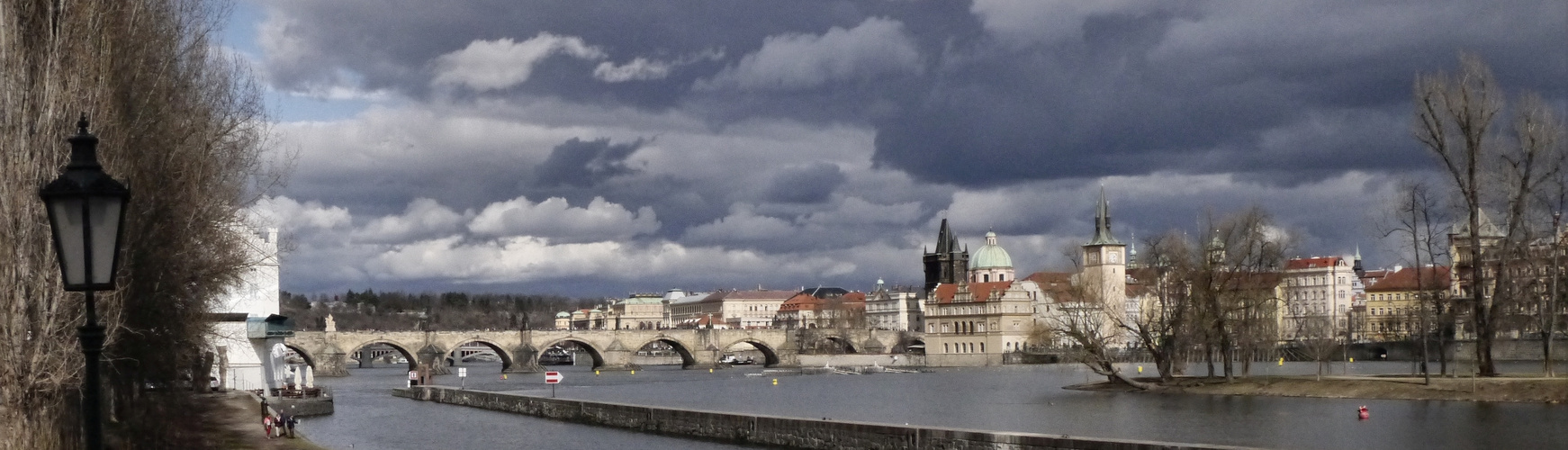 Skyline Old-Town (heavy weather)