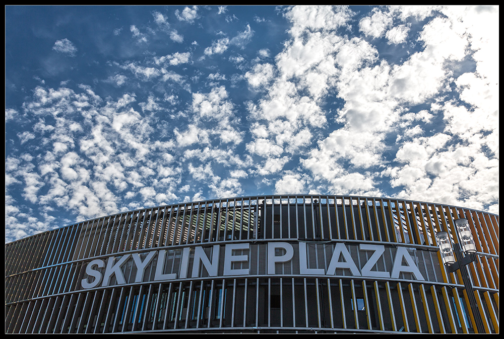 Skyline Plaza