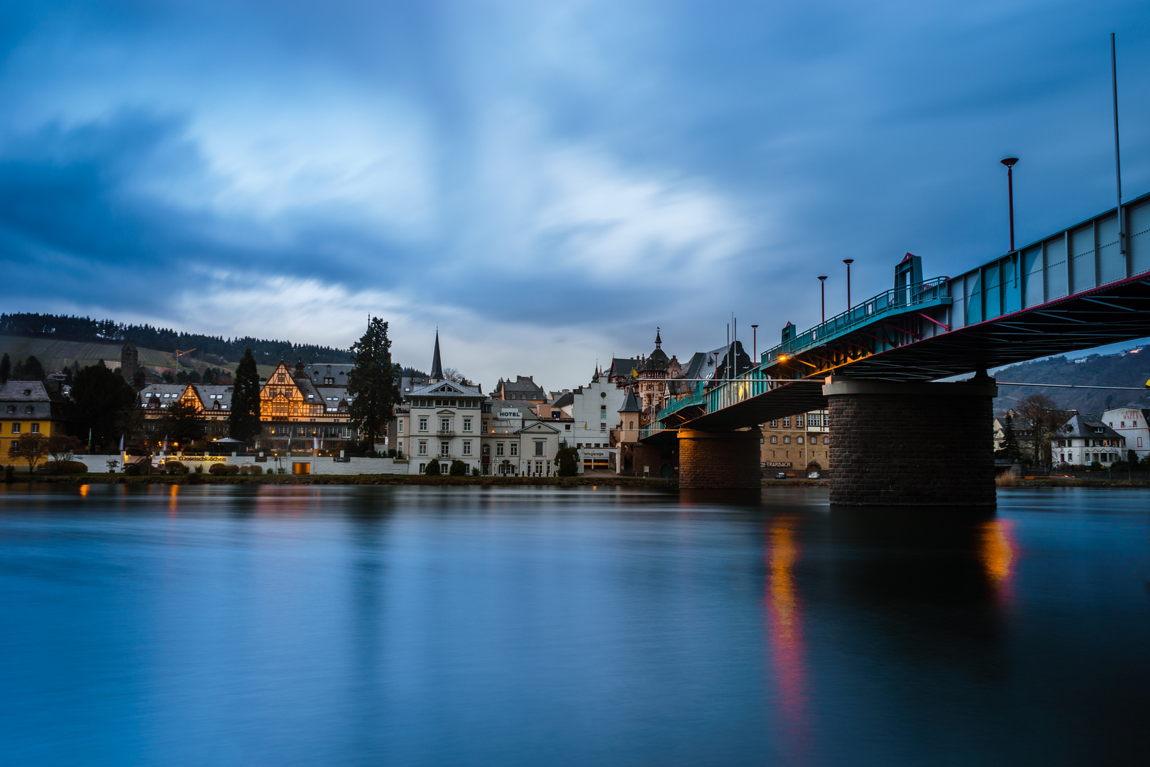 Skyline Traben-Trarbach am Abend