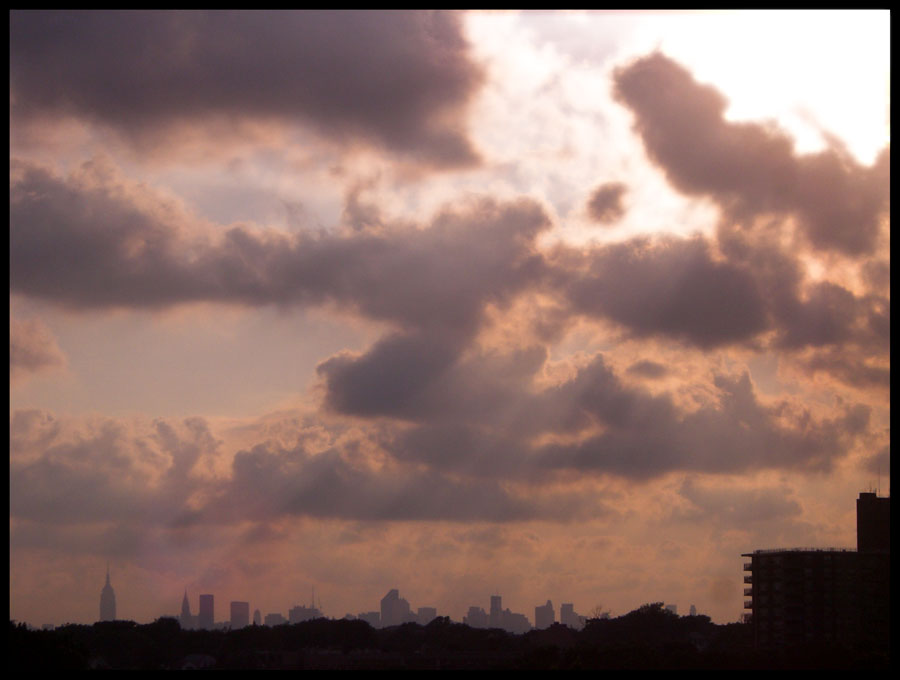 Skyline und Abendhimmel...