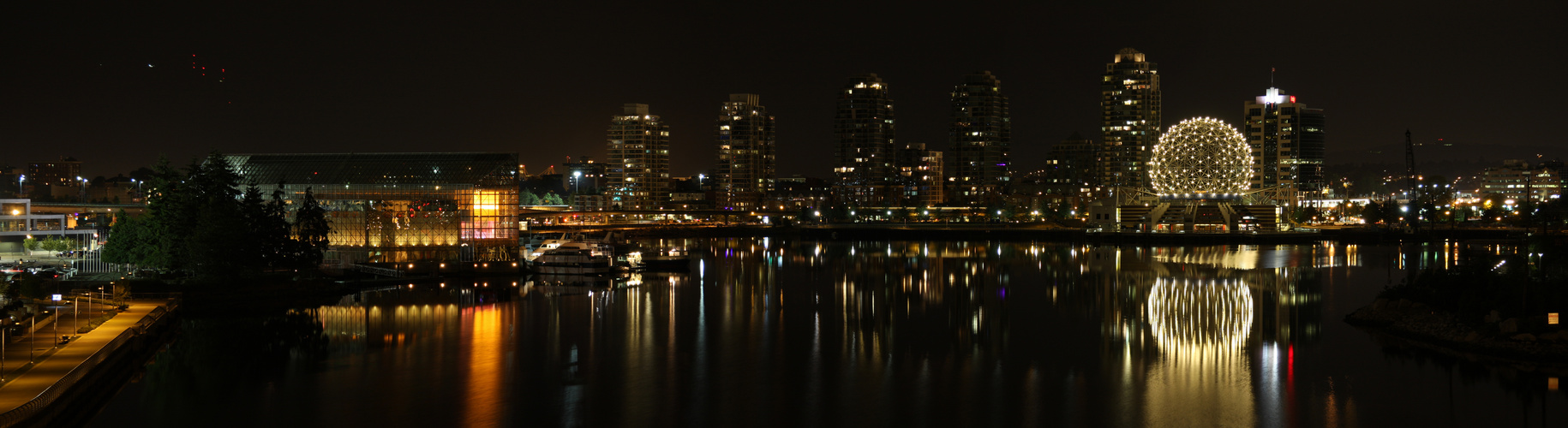 Skyline Vancouver by night