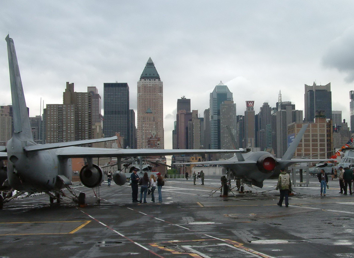 Skyline vom Flugzeugträger JFK aus