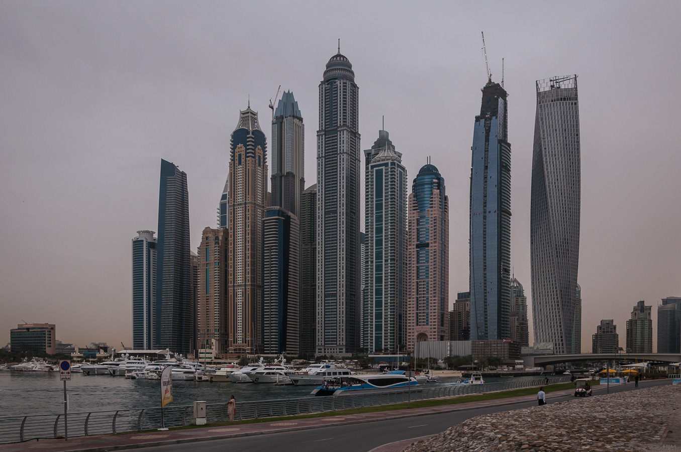 Skyline von Dubai im Dunst