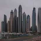 Skyline von Dubai im Dunst