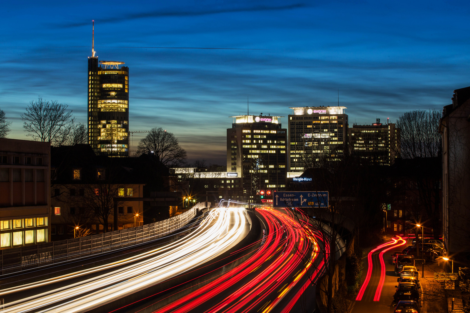 Skyline von Essen an der A40