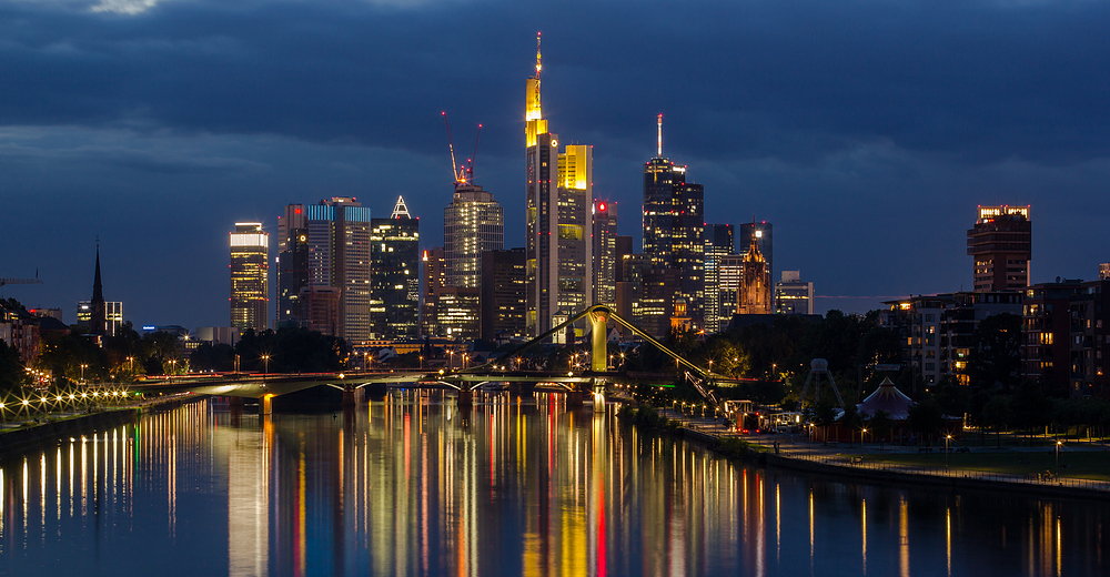 Skyline von Frankfurt am Abend am14.08.2013
