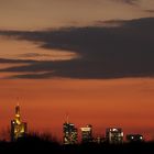 Skyline von Frankfurt Main im Abendrot an einem Winterabend im Februar 2016