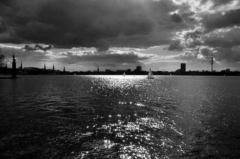 Skyline von Hamburg von Herbert Lojak 