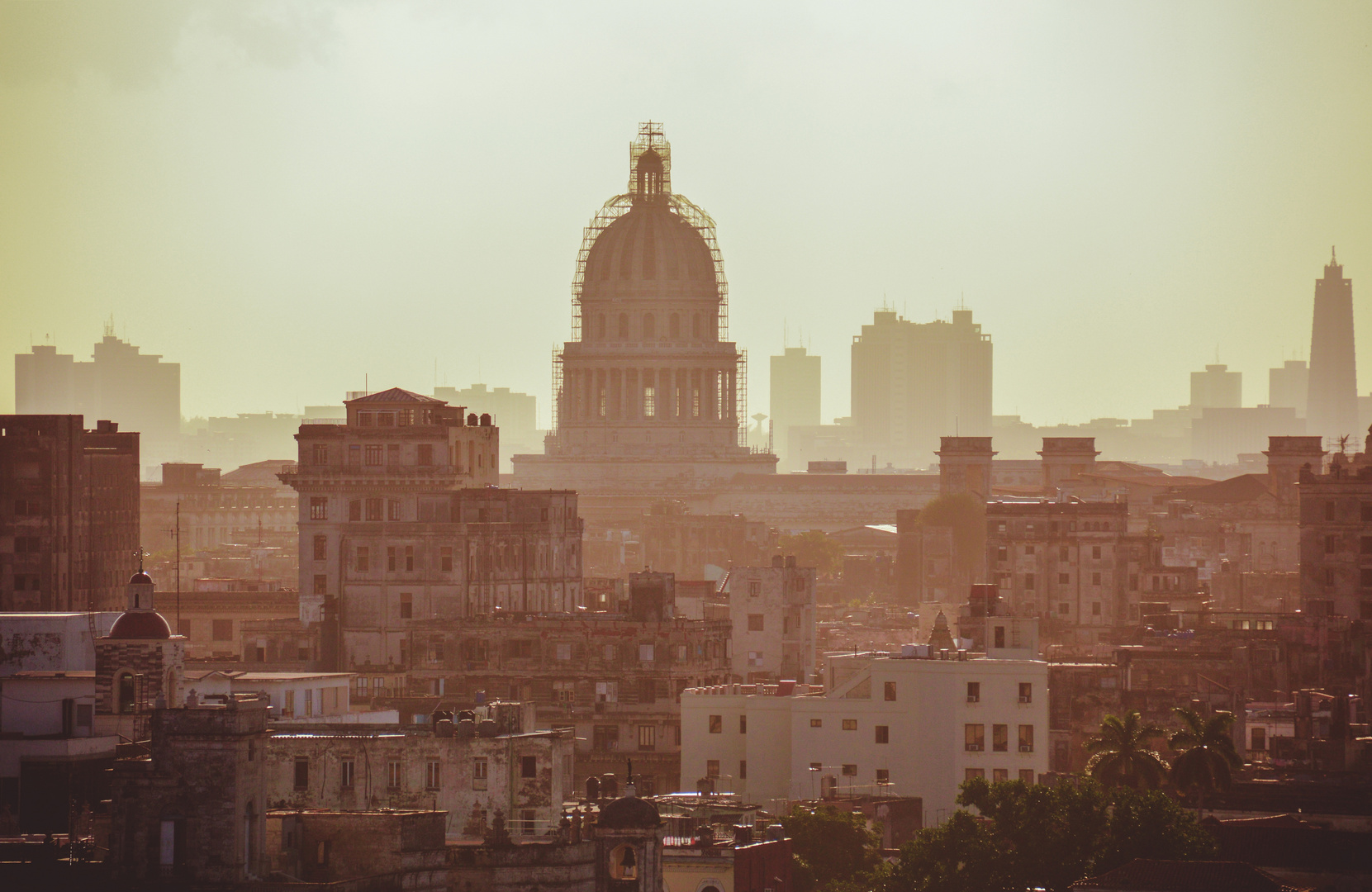 Skyline von Havanna zum Sonnenuntergang