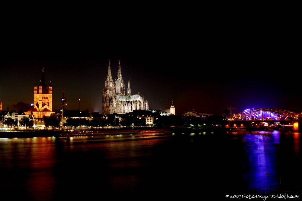 Skyline von Köln bei Nacht