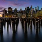 Skyline von Manhattan (New York City) bei Nacht