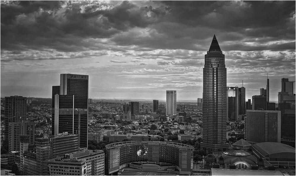 Skylineblick-Frankfurt am Main in S/W