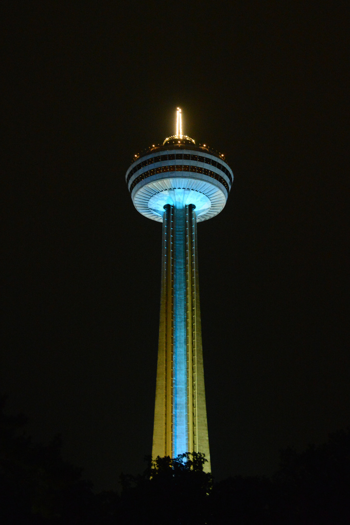 Skylon at night