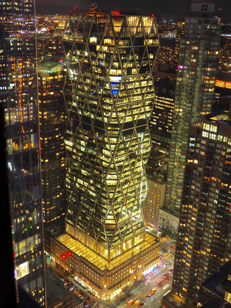 Skyscraper in New York bei Nacht