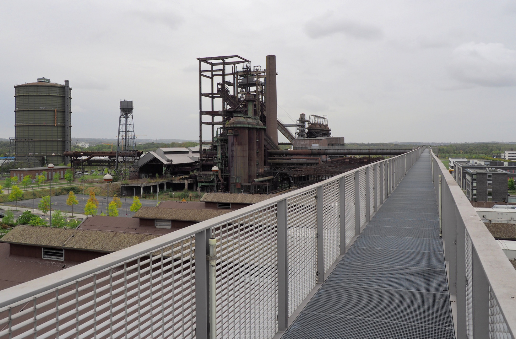 Skywalk und die Hochofenanlage auf Phönix-West