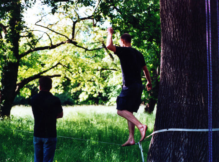 Slackline im Park