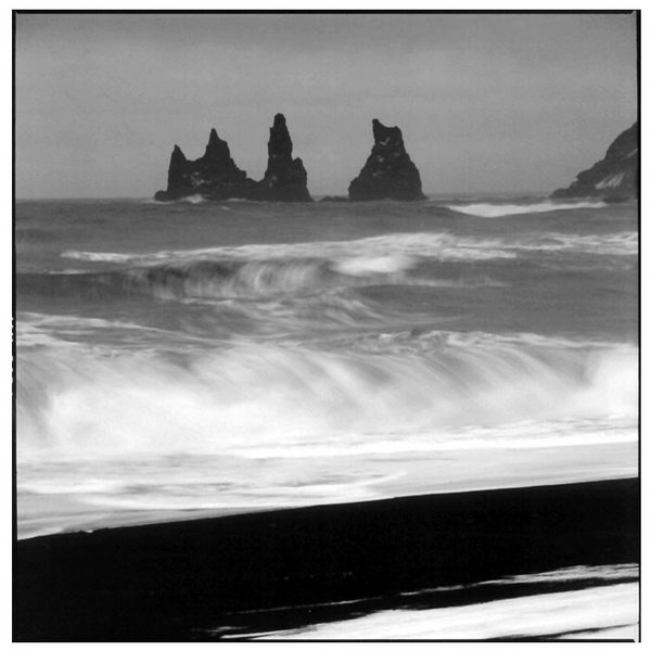 ÍSLAND, Reynisdrangar im Wintersturm 2/2