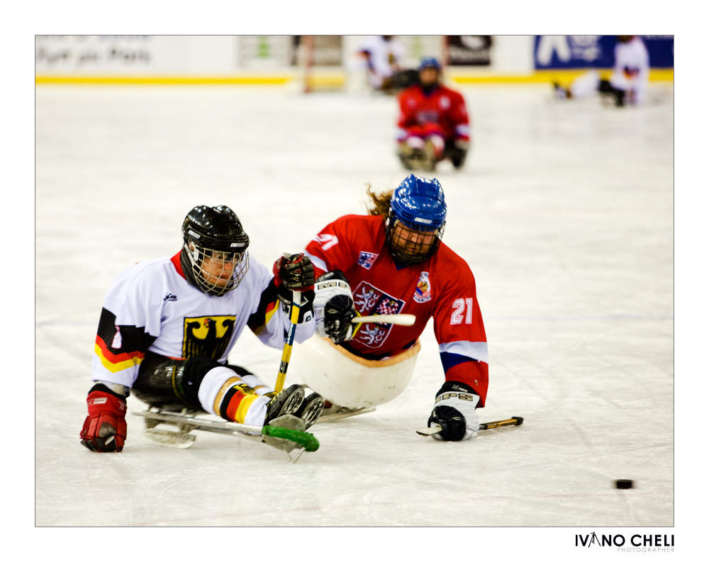 Sledge hockey2