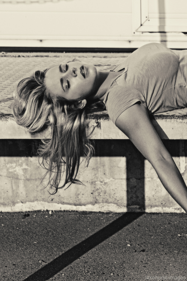 sleeping in the sun Foto & Bild szene, sleeping beauties, ohnmacht