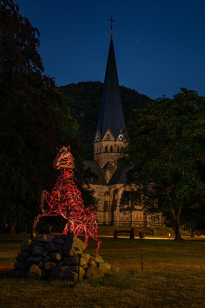 Sleipnir vor der Petrikirche...