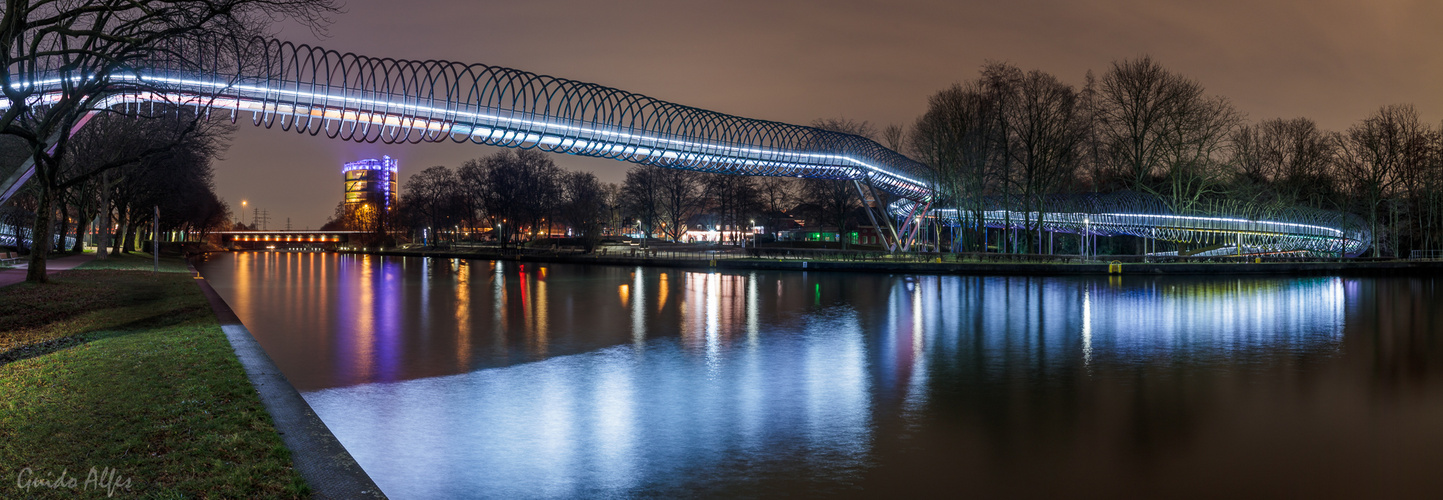 Slinky Bridge im Pano