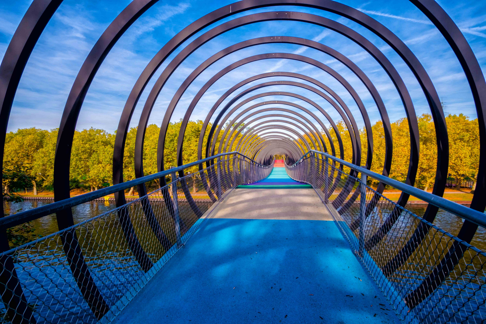 Slinky Springs to Fame Brücke in Oberhausen