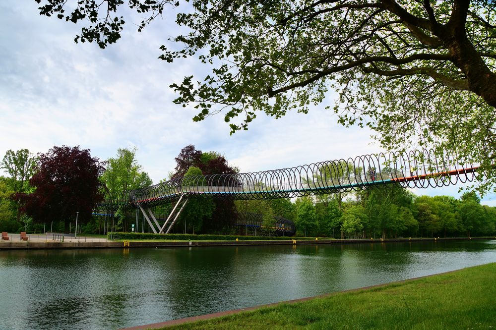 Slinky Springs to Fame - Die etwas andere Brücke in Oberhausen